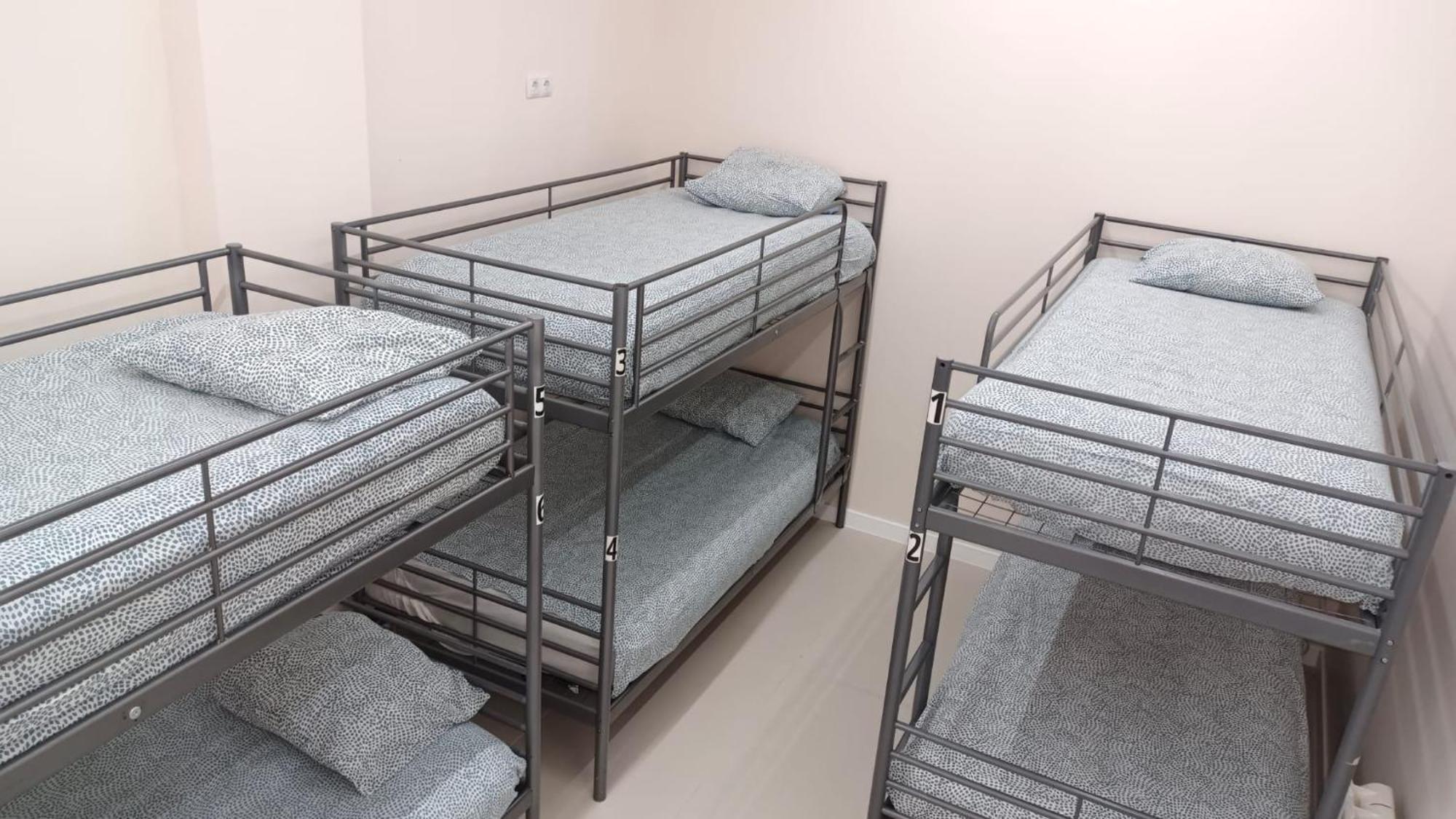 Hostel Las Rosas Мадрид Экстерьер фото
