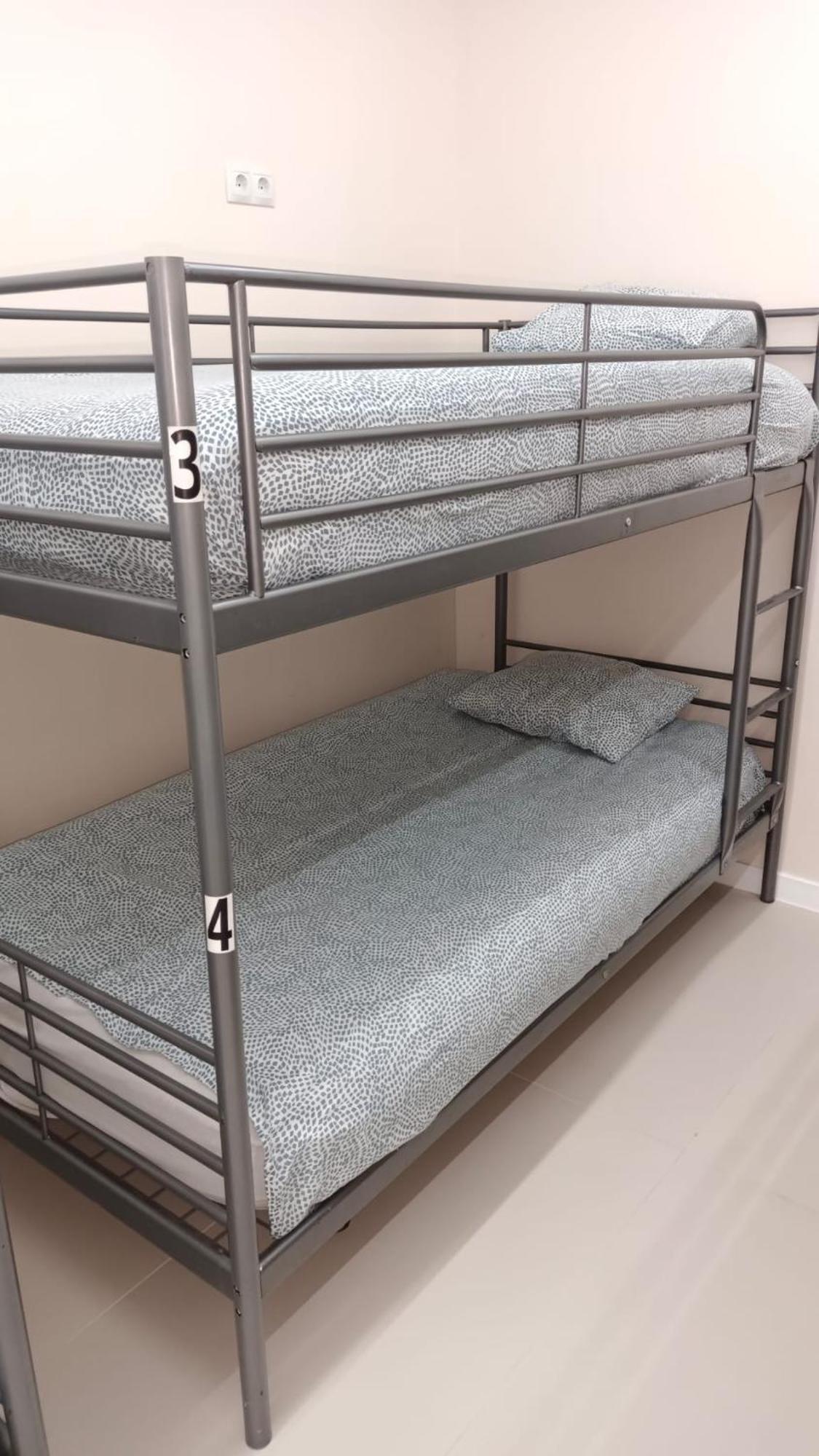 Hostel Las Rosas Мадрид Экстерьер фото