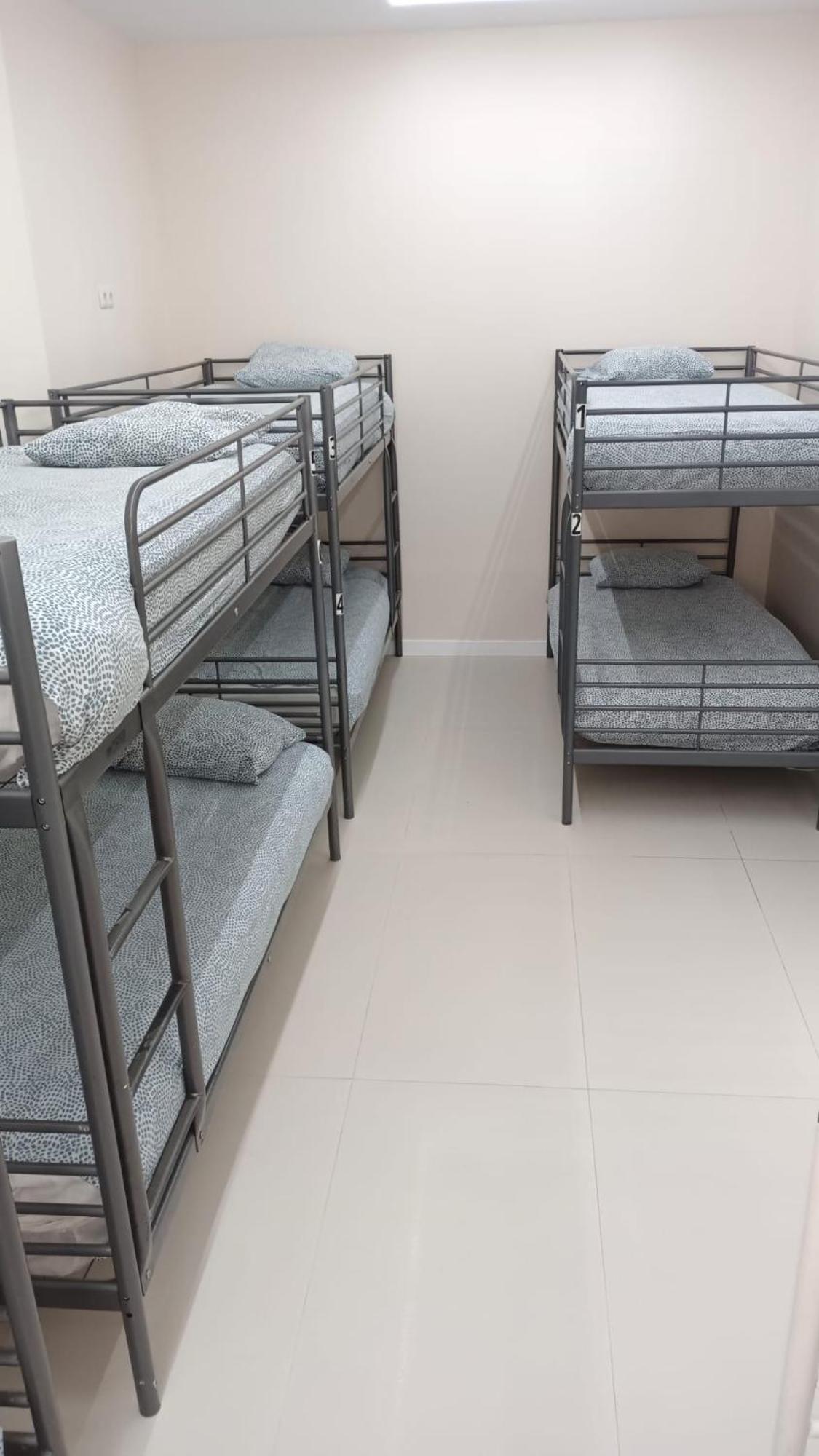 Hostel Las Rosas Мадрид Экстерьер фото