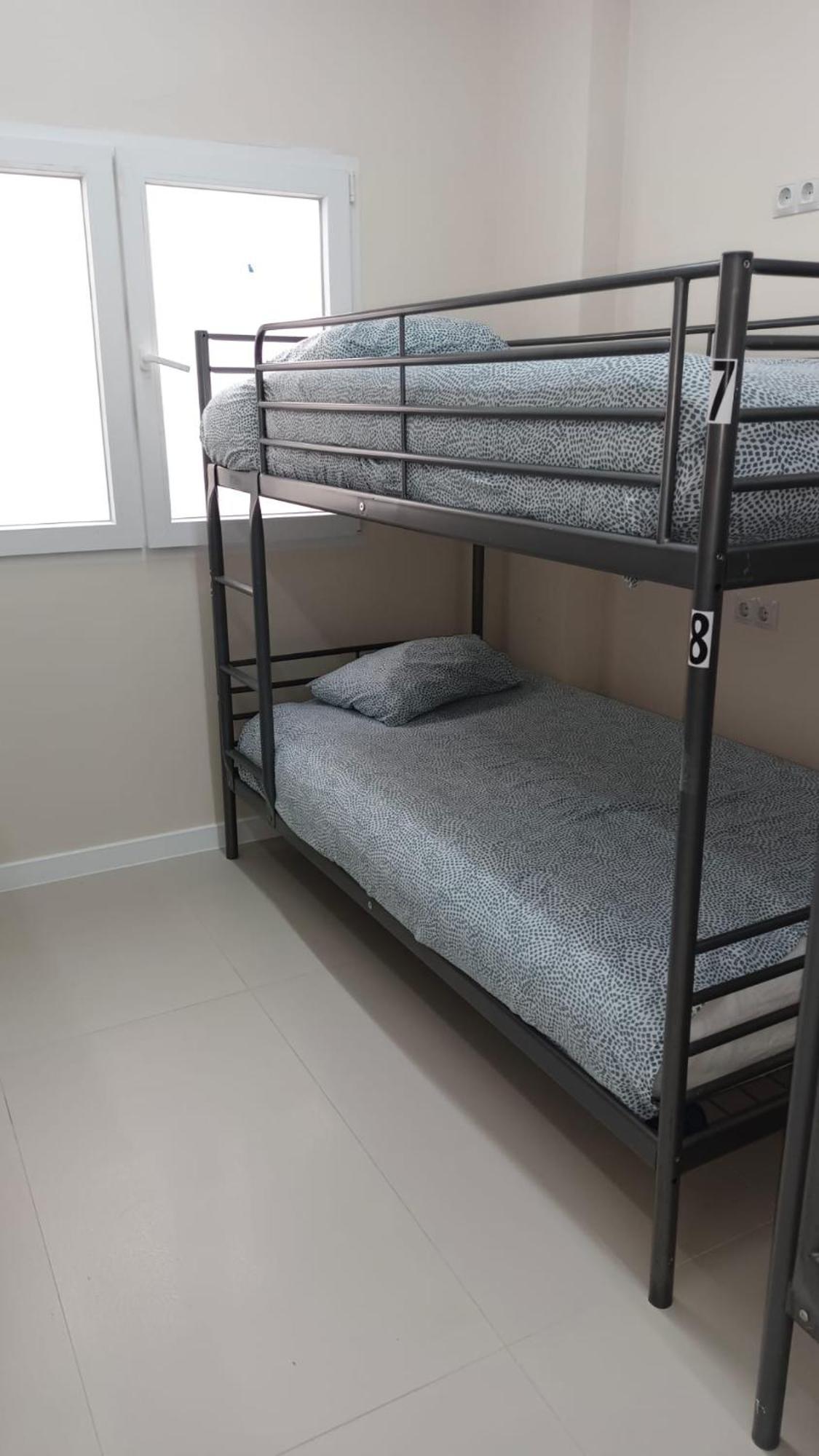 Hostel Las Rosas Мадрид Экстерьер фото