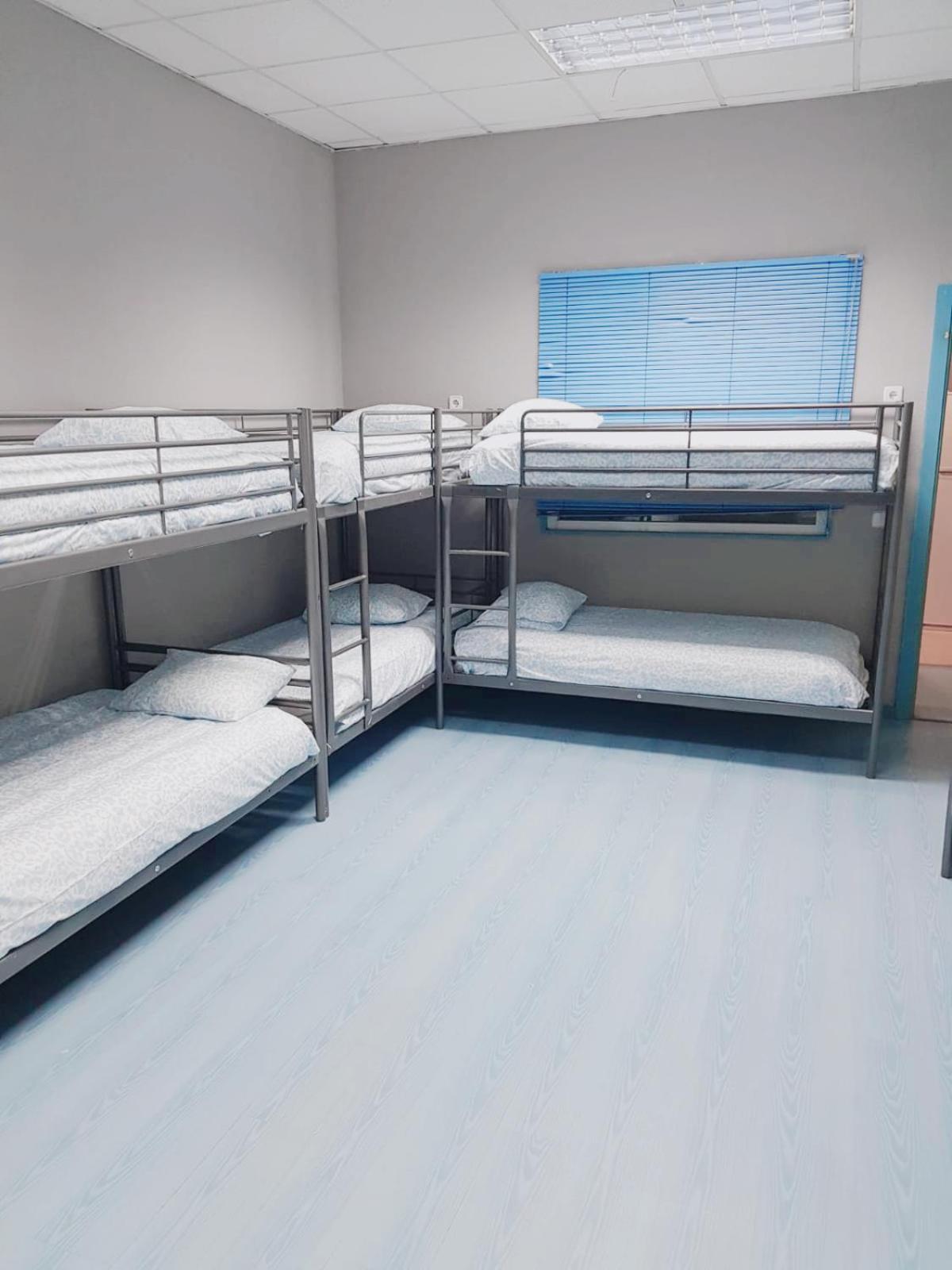 Hostel Las Rosas Мадрид Экстерьер фото