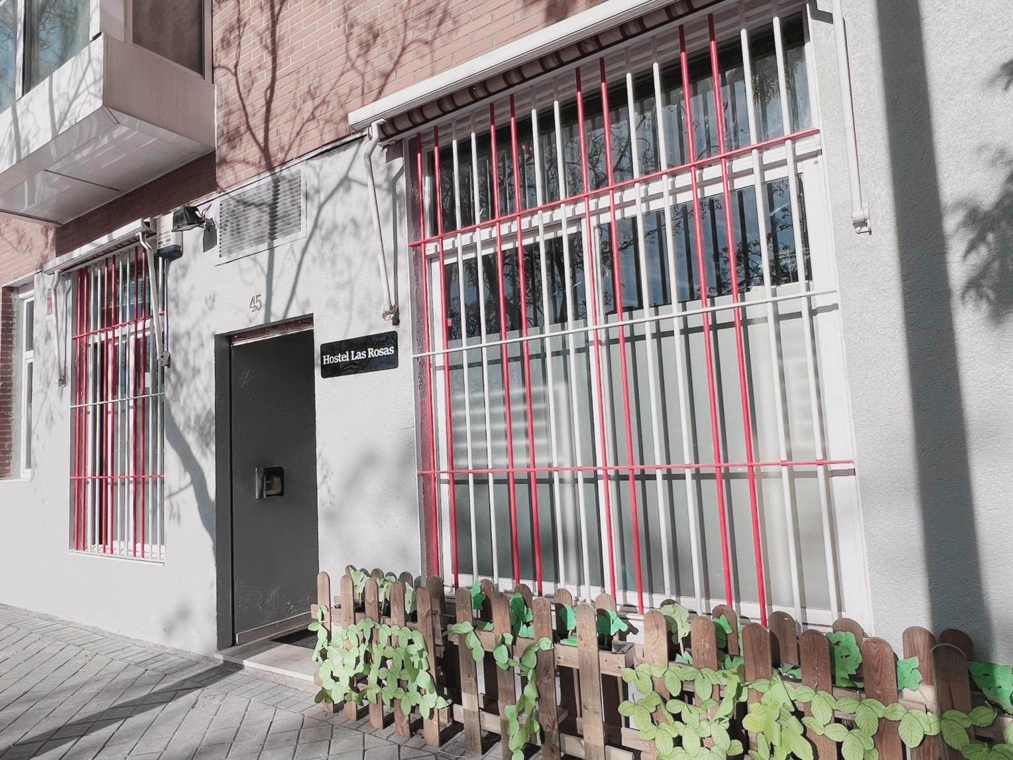 Hostel Las Rosas Мадрид Экстерьер фото