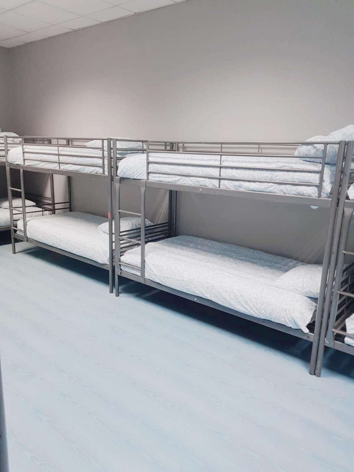 Hostel Las Rosas Мадрид Экстерьер фото