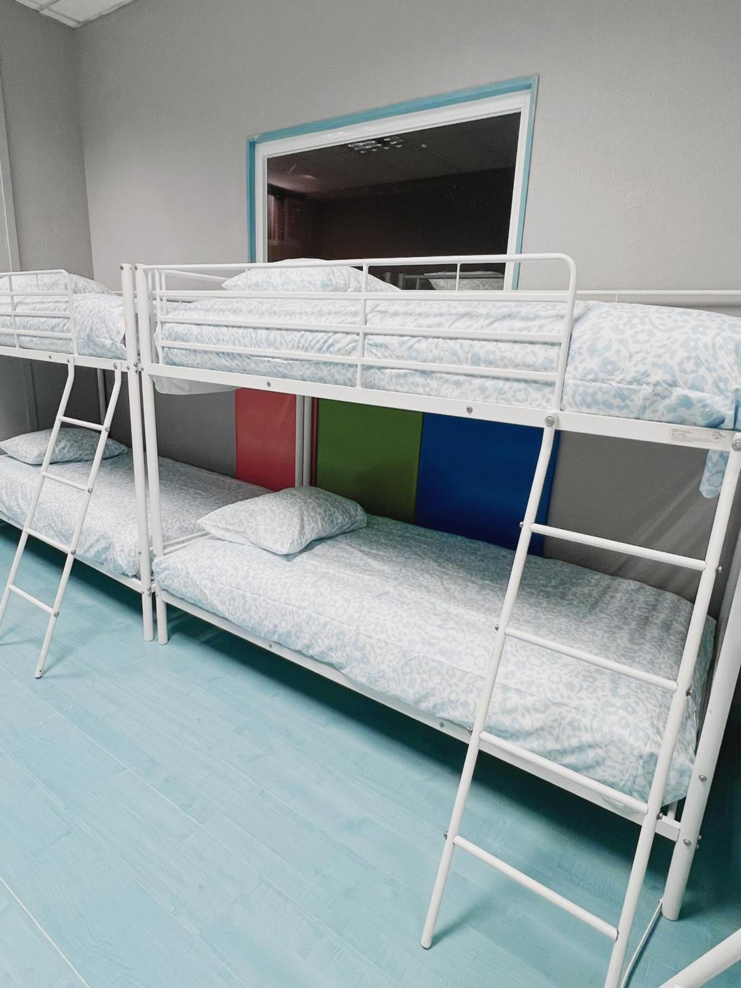 Hostel Las Rosas Мадрид Экстерьер фото