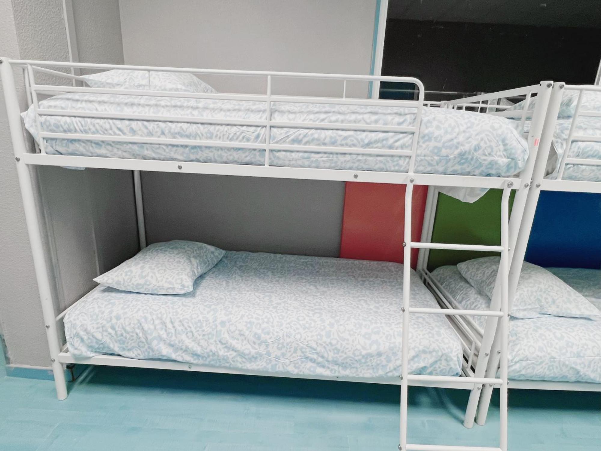 Hostel Las Rosas Мадрид Экстерьер фото